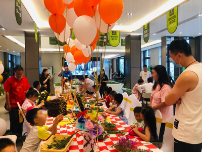 1594888954917067.jpg 金輝·優(yōu)步學(xué)府美好集市活動(dòng)現(xiàn)場